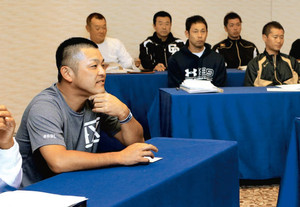 谷繁兼任監督、誓った日本一