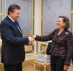 ネット流出:米高官と大使の「電話密談」ユーチューブに