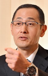 山中伸弥氏:「STAP研究に協力、小保方さん大歓迎」