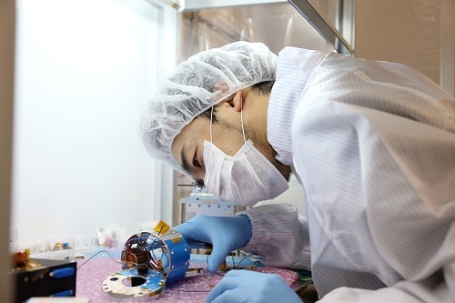 ストーリー:12月打ち上げの「はやぶさ2」 想定外の発見、夢見て