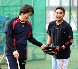 松井コーチ サク越え5発!阿部相手にフリー打撃ついに披露