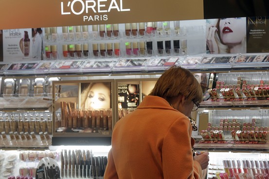 ロレアル、ネスレから自社株8%買い戻しで合意