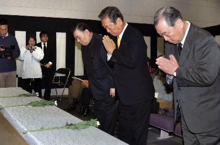 国政憂い高知市で「違憲国会の葬式」 政治の再生訴え