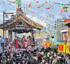 福井)勝山左義長まつり、300年続く伝統の祭り