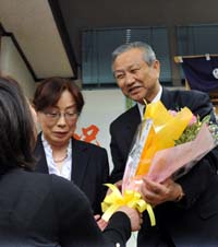金ヶ崎町長選 高橋氏3選