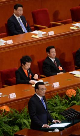 中国全人代:治安維持費６．１％増 不満、力で抑え込み