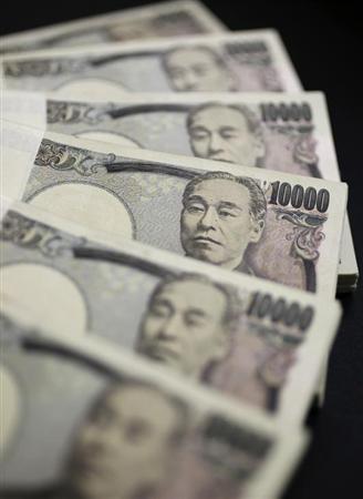 ドル102円半ば、公的年金運用への思惑で一時上昇