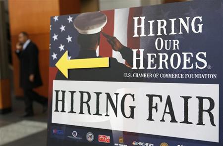 米国雇用者数:2月は17.5万人増加-失業率6.7%に上昇
