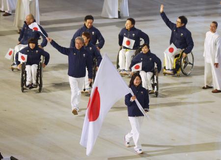 開会式、太田旗手ら笑顔で入場 パラリンピック