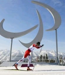 新田、メダルに届かず=4位に涙-スキー距離・男子20キロ〔パラリンピック〕