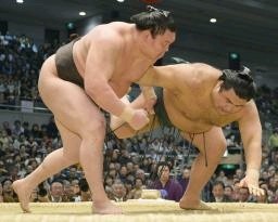 全勝は白鵬と日馬、大砂嵐ら1敗 春場所