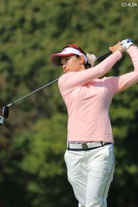 森田、単独首位キープ！原、５年ぶりＶへ２位で折り返し