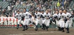 選抜高校野球 明徳義塾 粘り強い攻め実る 高知