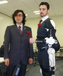 サイバーダイン上場、終値2.6倍 ロボットスーツ、欧米展開を強化 (1/2ページ)