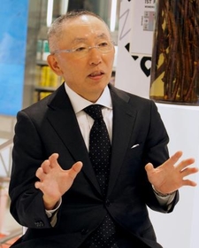 ファーストリテ、NY上場に意欲=M&A「チャンスあれば」-柳井会長