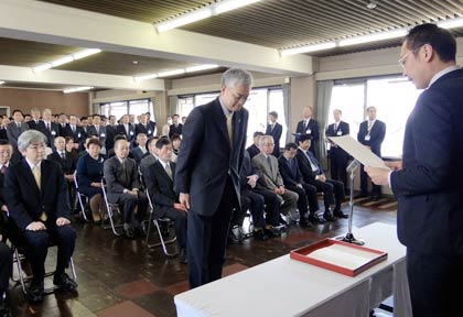 新年度スタート 新採用の県職員に辞令交付(新潟県)