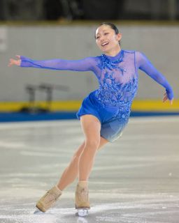 笑顔で引退セレモニー＝織田、安藤、鈴木－フィギュア