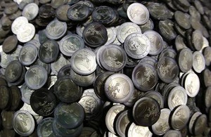 ユーロ圏の懸念くすぶる 欧州中銀、金利据え置き