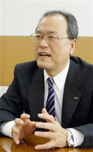 【インタビュー】 KDDI 田中社長が語るLTEの先とNTT、そして"キャッシュバック"