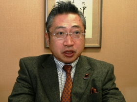 渡辺みんな代表が辞任 8億円借り入れ問題で引責