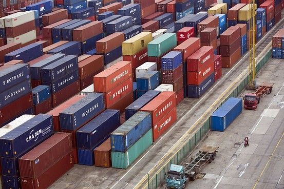 中国の輸出、3月は前年同月比6.6%減少