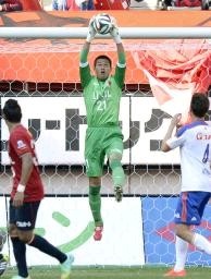 鹿島の曽ヶ端、Ｊ１連続試合出場で新記録達成