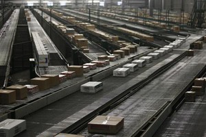 UPDATE 1-米企業在庫、2月は前月比0.4%増 第1四半期GDP下押しの可能性