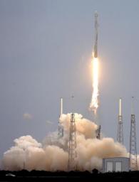 米民間無人宇宙船ドラゴン、ISSにドッキング成功