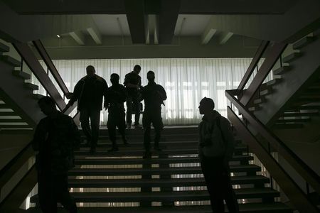 ウクライナ暫定政府軍、東部マリウポリの政府庁舎を奪還=報道
