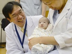 静岡)810グラムの命、手術7回に耐え退院