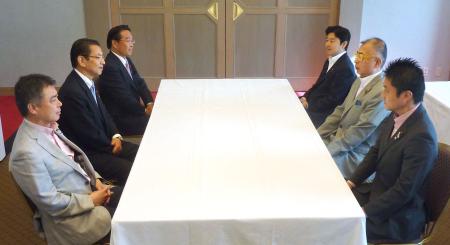 民主・結い、社会保障で連携強化 幹事長政策協議