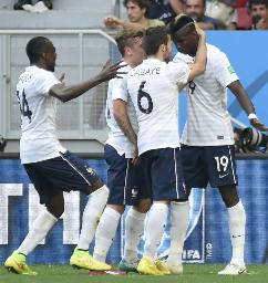フランス終盤一気の２点＝Ｗ杯サッカー・フランス－ナイジェリア