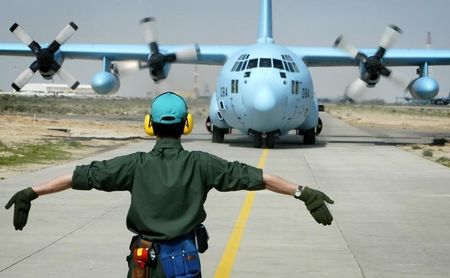 次期輸送機Ｃ２:空自美保基地へ配備、１６年度末に延期 ／鳥取