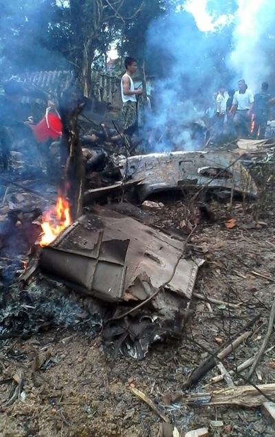 ベトナム・ハノイ西部で軍ヘリ墜落、１９人死亡