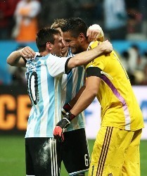 アルゼンチン24年ぶり決勝 ＰＫ戦制す