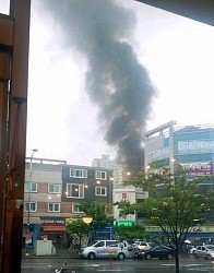 韓国・光州市の住宅街にヘリ墜落、5人死亡1人けが
