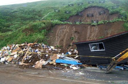 北海道・礼文島でも豪雨による土砂崩れ 母娘2人死亡