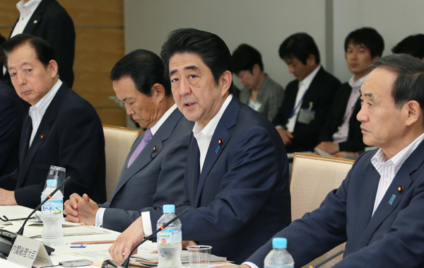 地方創生で使途自由の新交付金 １５年度にも創設検討