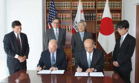 気候変動対策で覚書締結 政府、カリフォルニア州と