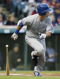 ロイヤルズ青木適時打、イチロー１安打２盗塁 大リーグ