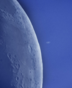 白昼の「土星食」撮った! 川崎市の科学館