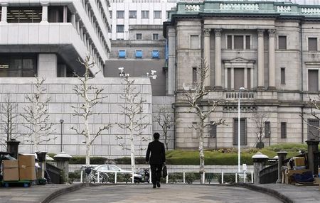 10月実質輸出は前月比+3.8％、実質輸入は同-2.1％＝日銀