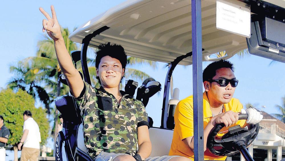 坂本新主将、ハワイでサプライズ交代劇