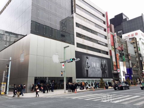 【レポート】Apple Store、恒例の初売りを開催 - Lucky Bagを求め1000人近い行列が!