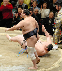 逸ノ城、傷だらけの連敗…北の湖理事長「相撲覚えられた」/初場所