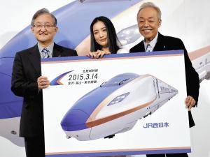 新婚のＸマスイブ、仲間由紀恵の隣には…