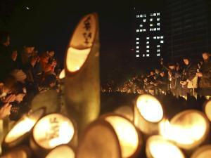静かな祈りに包まれた被災地…阪神大震災20年 2015年01月17日 13時40分