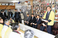 石破地方創生相が鹿屋「やねだん」視察 2015年01月26日