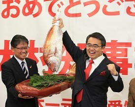 大村氏が再選 共産推薦・小松氏破る 愛知県知事選