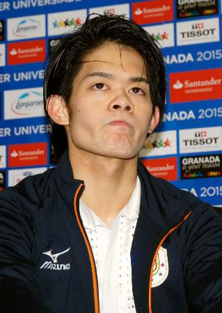 フィギュア男子SPで小塚首位、日野11位 冬季ユニバ